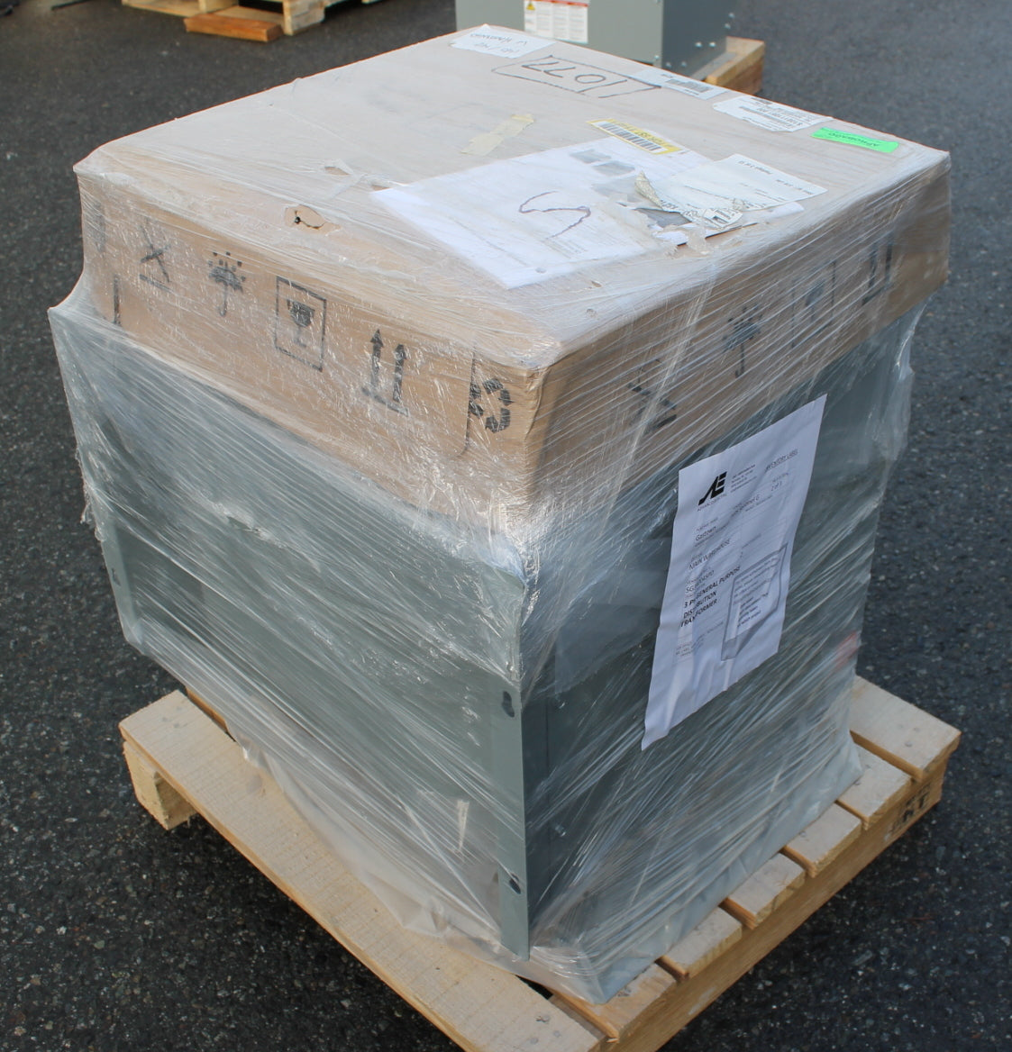 45 kVA HPS New Transformer 600-240/139V Cat No XG3A0045PD SKU 1077