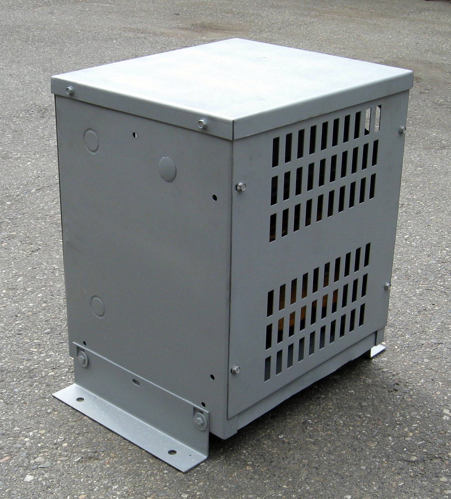 10 kVA REX Reconditioned Transformer 240D-208Y/120V Cat No B10CM SKU 3008