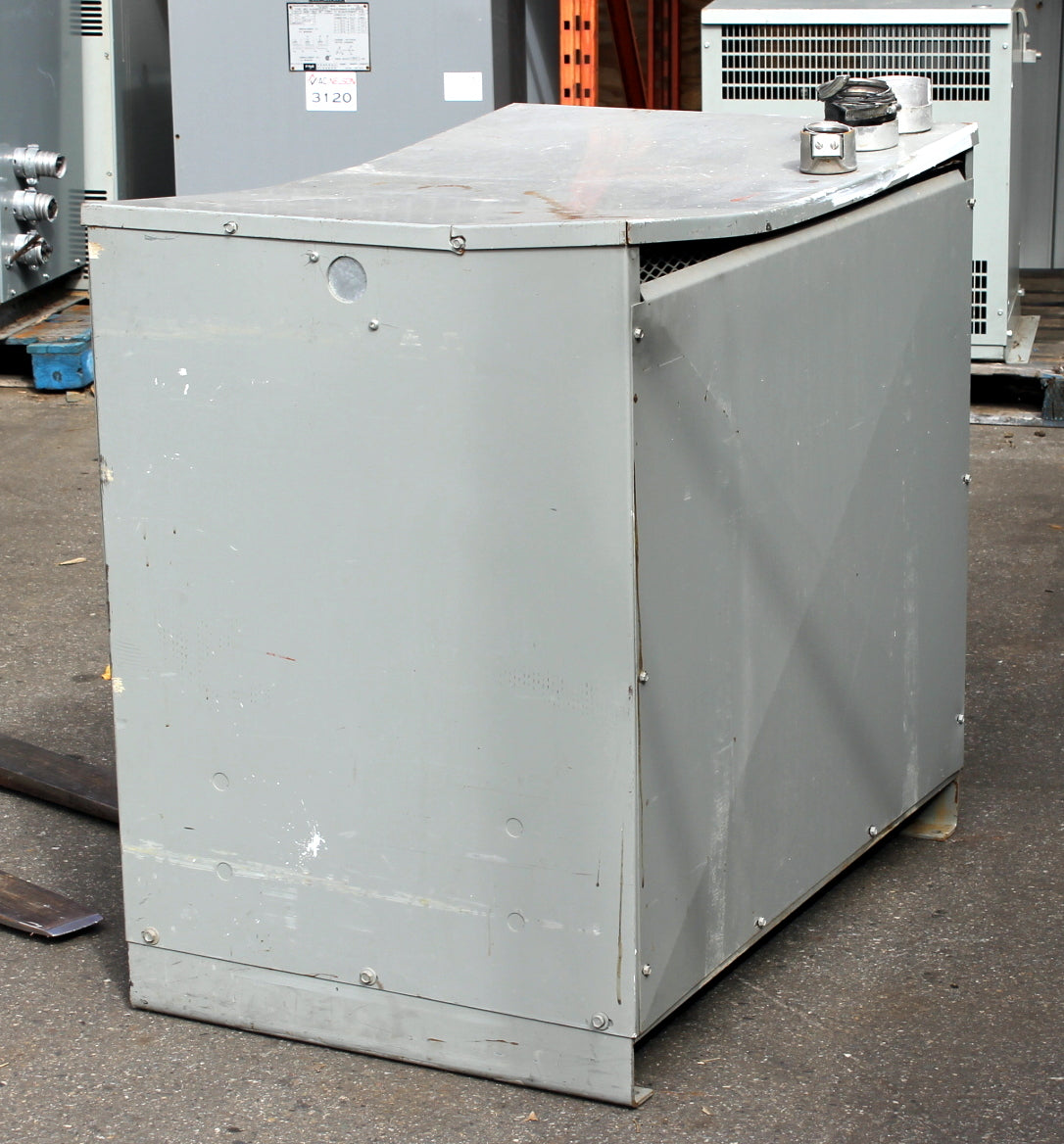 150 kVA DRESSER Reconditioned Transformer 600-120/208V Cat No 8ELX-150K SKU 3154