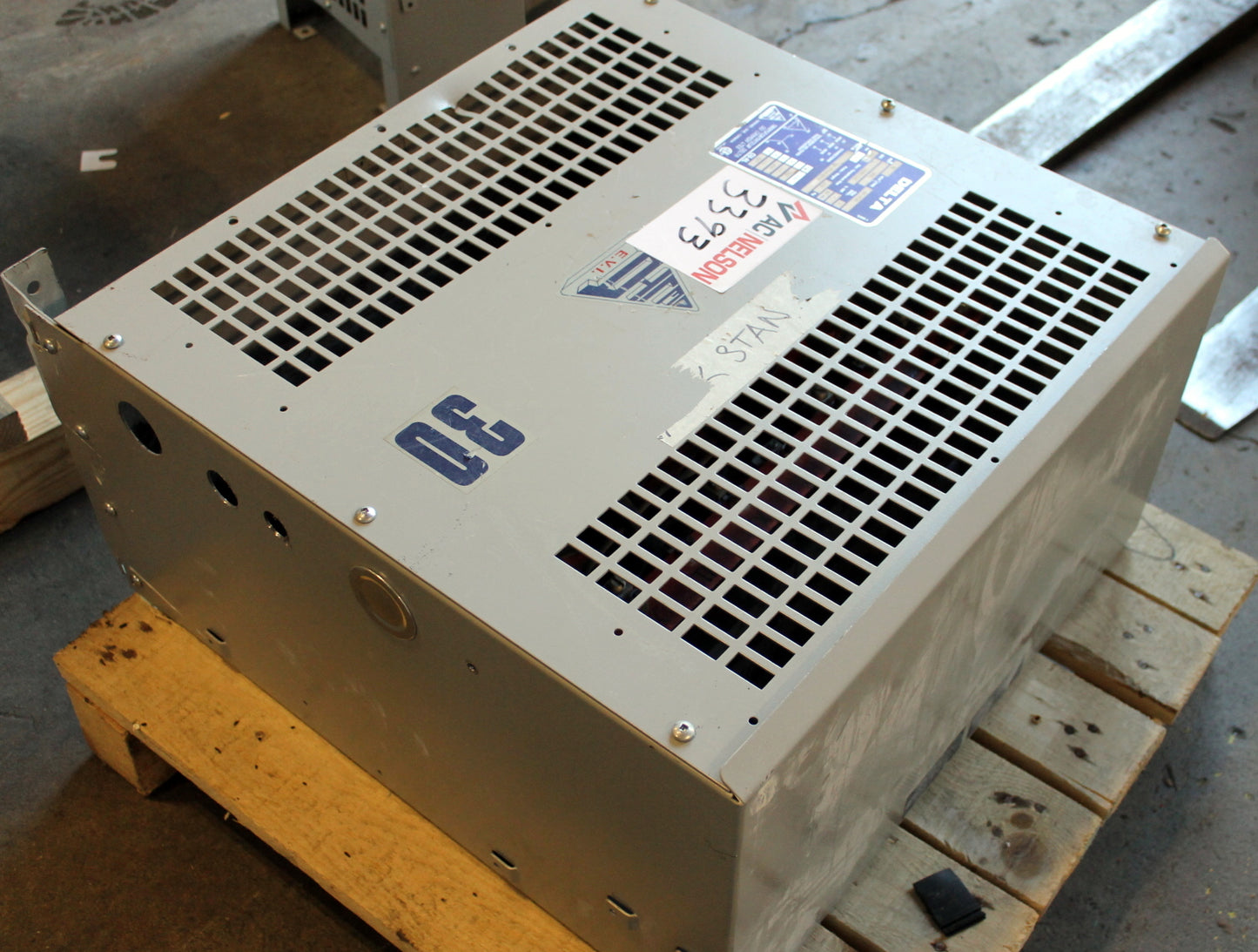 30 kVA Delta Reconditioned Transformer 600-120/208V Cat No DT0030 SKU 3393