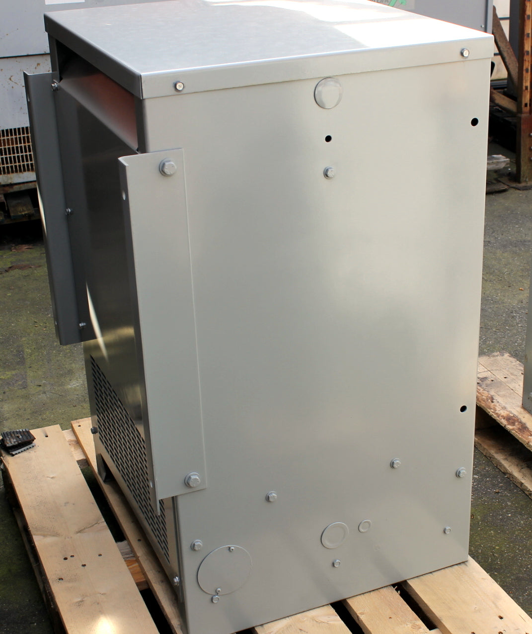 112.5 kVA Westinghouse Reconditioned Transformer 600-347/600V Cat No 88B5420 SKU 3428