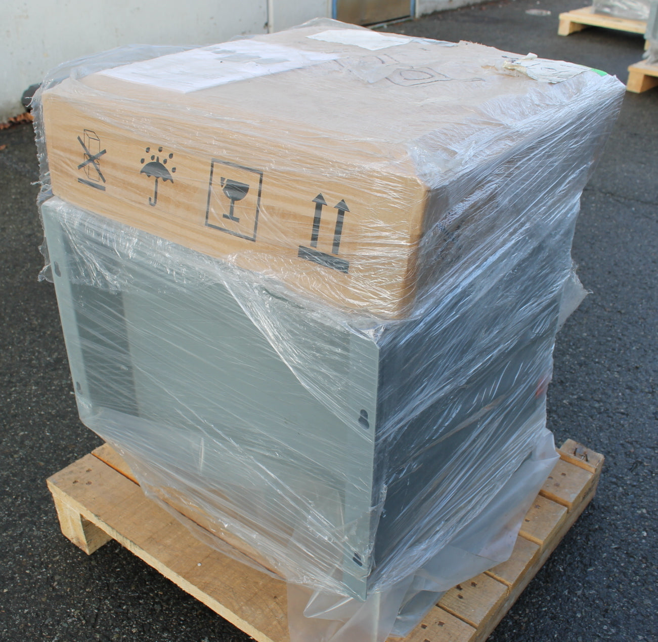 37.5 kVA HPS New Transformer 600-120/240V Cat No XG3L0037PE SKU 1072