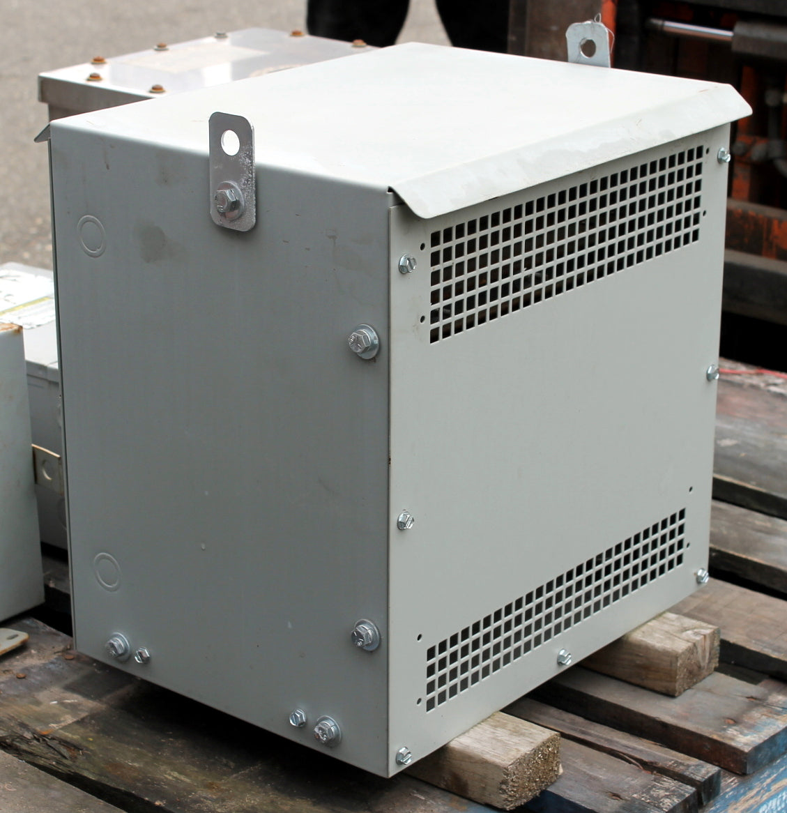 5 kVA BEMAG Reconditioned Transformer 230-120/208V Cat No BC3005P230 SKU 3020