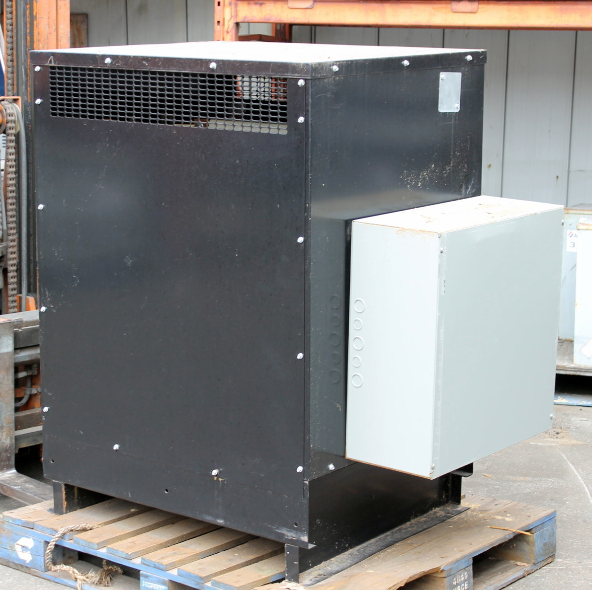 300 kVA POWERSMITHS Reconditioned Transformer 600-120/208V Cat No T1000-300-0-600-208 SKU 3148