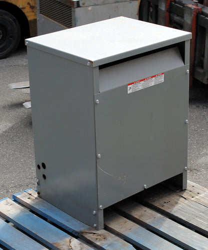 30 kVA SQD Reconditioned Transformer 480-120/208V Cat No C30T3H SKU 3155