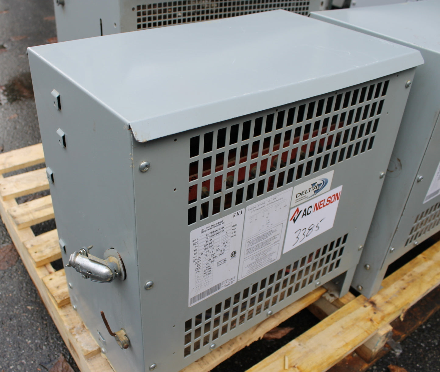 30 kVA Delta Reconditioned Transformer 600/346-380/219V Cat No CAT0030VNA6XXCA SKU 3385